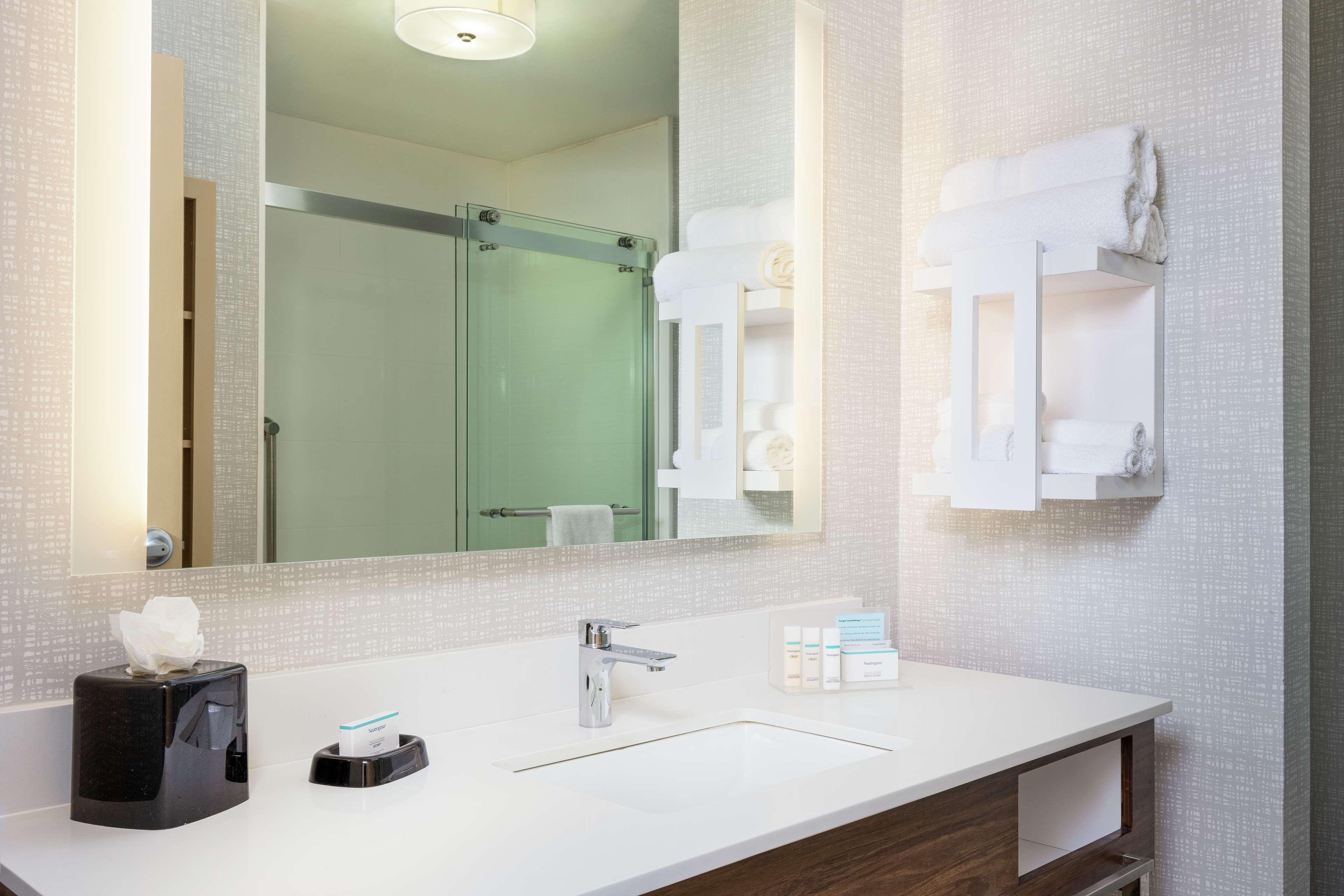 Newly Renovated Hampton Inn Omaha West Lakeside Zewnętrze zdjęcie