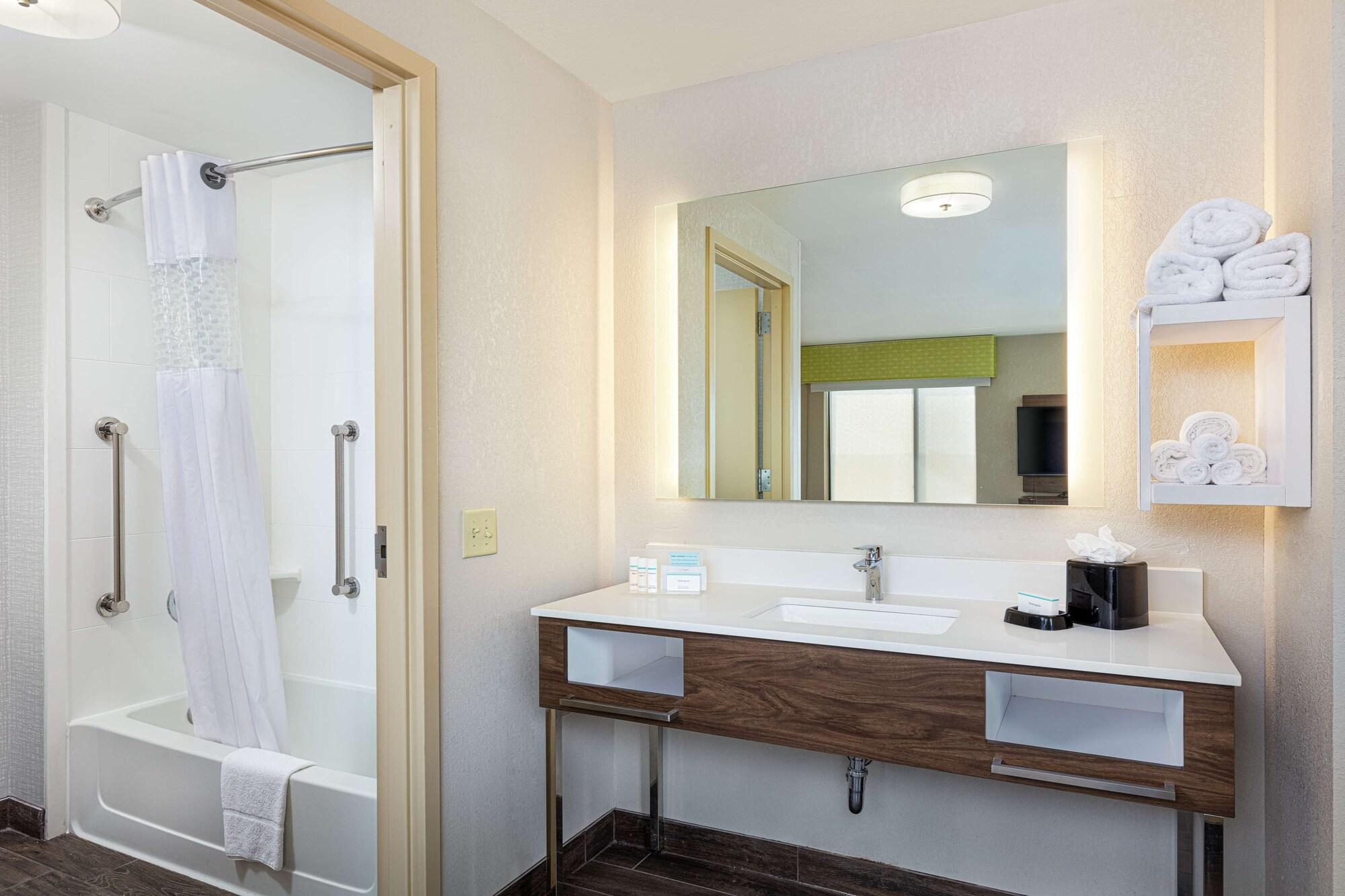 Newly Renovated Hampton Inn Omaha West Lakeside Zewnętrze zdjęcie